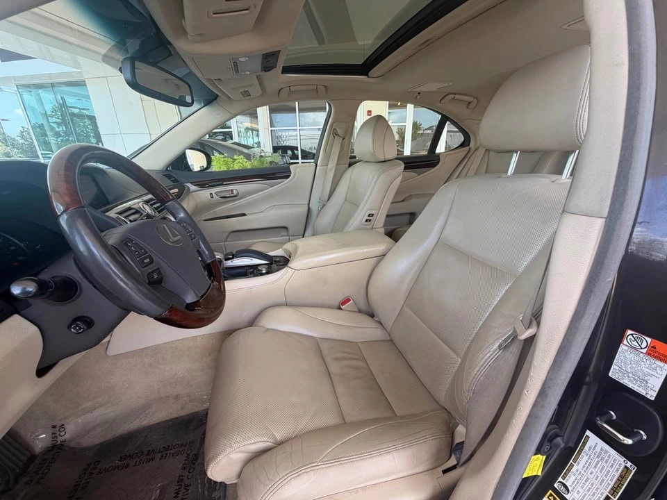 2016 Lexus LS 4th Gen - Image 10 of 17