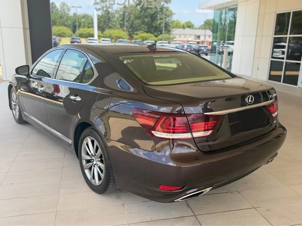 2016 Lexus LS 4th Gen - Image 4 of 17