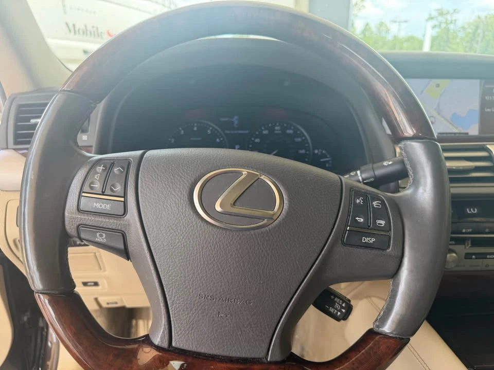 2016 Lexus LS 4th Gen - Image 15 of 17