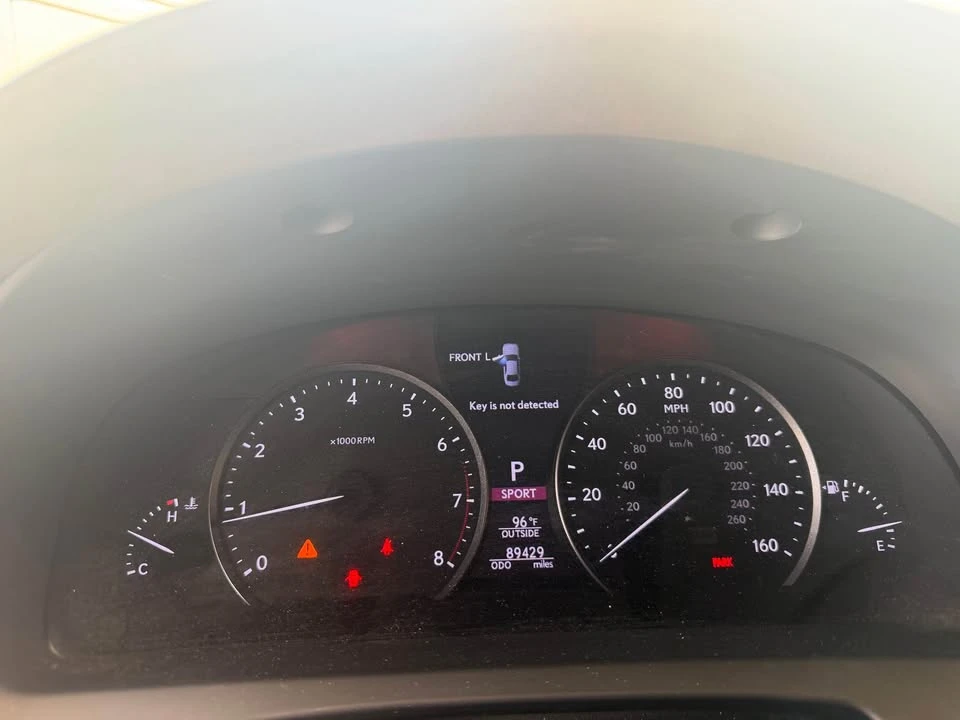2016 Lexus LS 4th Gen - Image 16 of 17