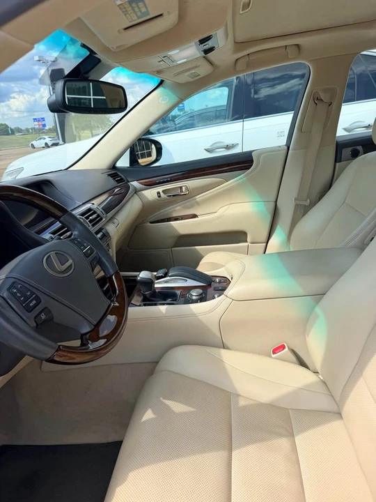 2016 Lexus LS 4th Gen - Image 6 of 8