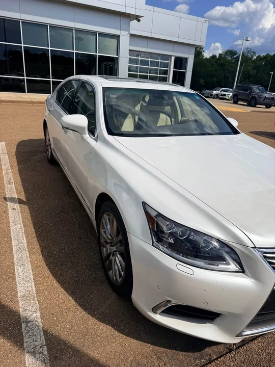 2016 Lexus LS 4th Gen - Image 3 of 8