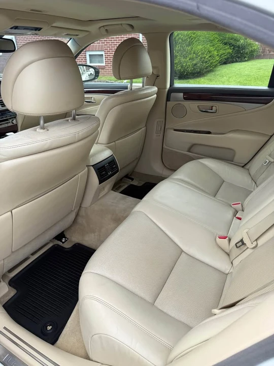 2016 Lexus LS 4th Gen - Image 10 of 16