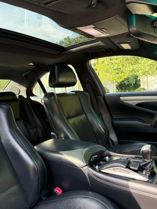 2016 Lexus LS 4th Gen - Image 14 of 19
