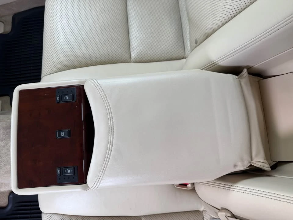 2016 Lexus LS 4th Gen - Image 13 of 16