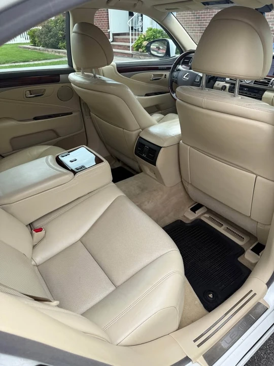 2016 Lexus LS 4th Gen - Image 12 of 16