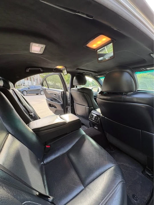 2016 Lexus LS 4th Gen - Image 11 of 19