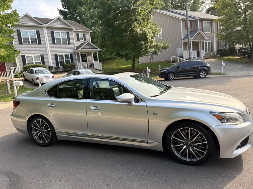 2016 Lexus LS 4th Gen - Image 6 of 19