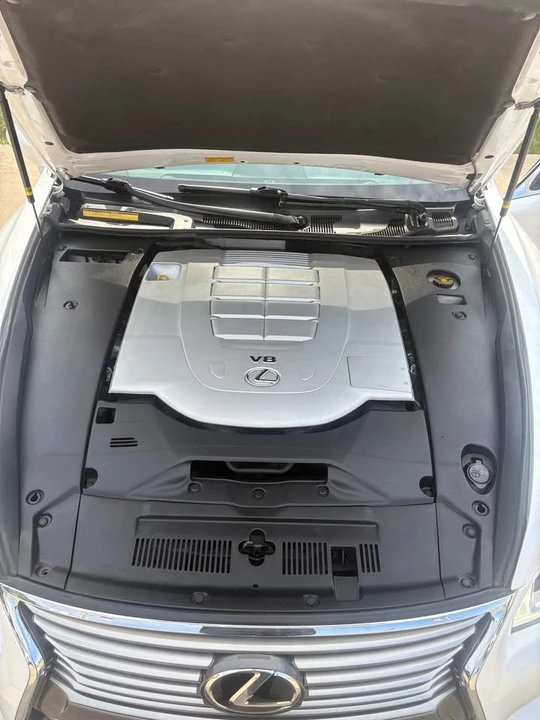 2016 Lexus LS 4th Gen - Image 19 of 19