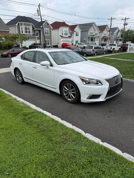 2016 Lexus LS 4th Gen - Image 7 of 16