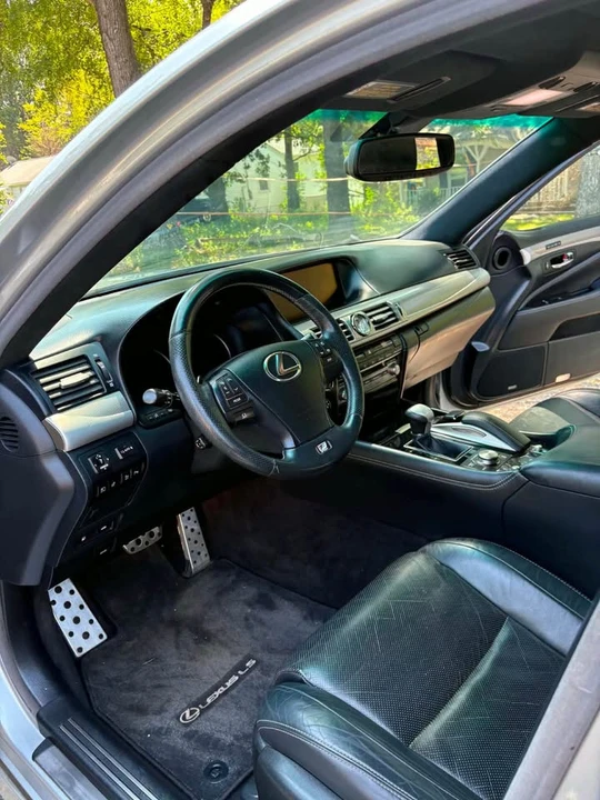2016 Lexus LS 4th Gen - Image 12 of 15