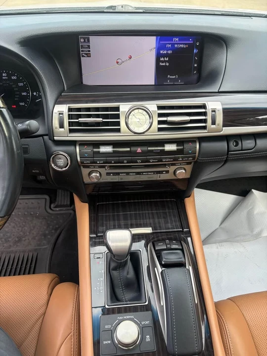2016 Lexus LS 4th Gen - Image 13 of 19