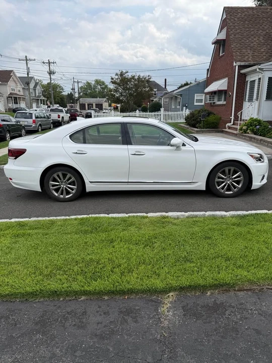 2016 Lexus LS 4th Gen - Image 6 of 16