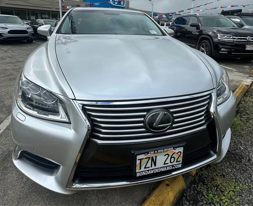 2016 Lexus LS 4th Gen - Image 5 of 6