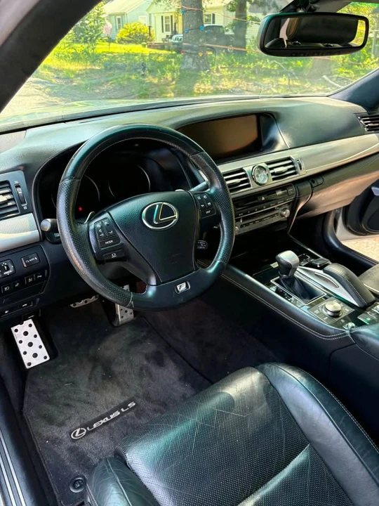 2016 Lexus LS 4th Gen - Image 9 of 15