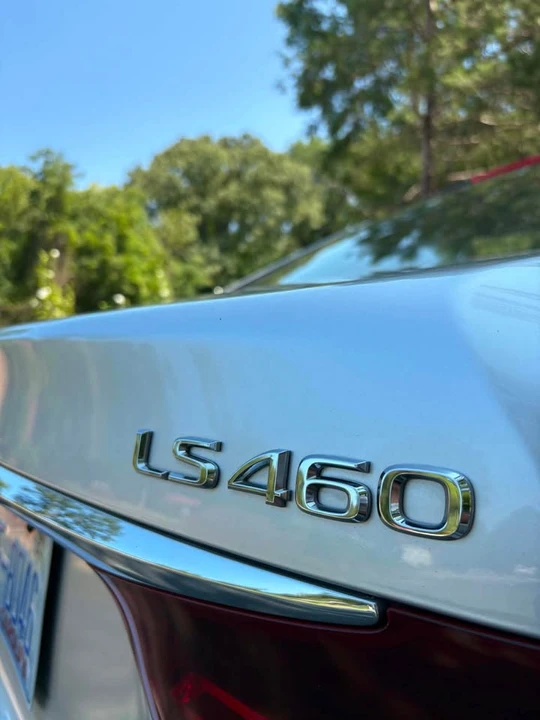 2016 Lexus LS 4th Gen - Image 7 of 15
