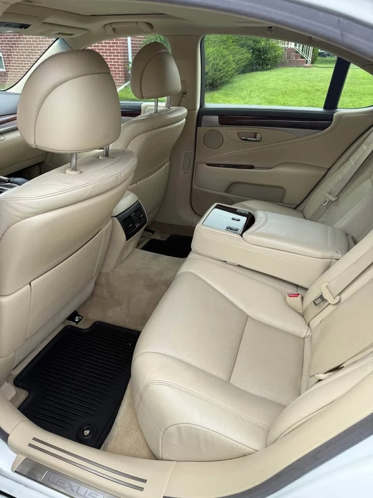 2016 Lexus LS 4th Gen - Image 11 of 16