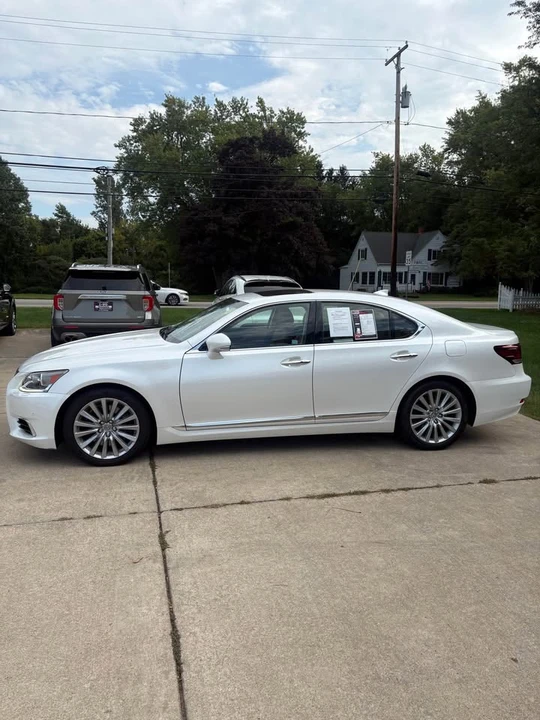 2016 Lexus LS 4th Gen - Image 3 of 19