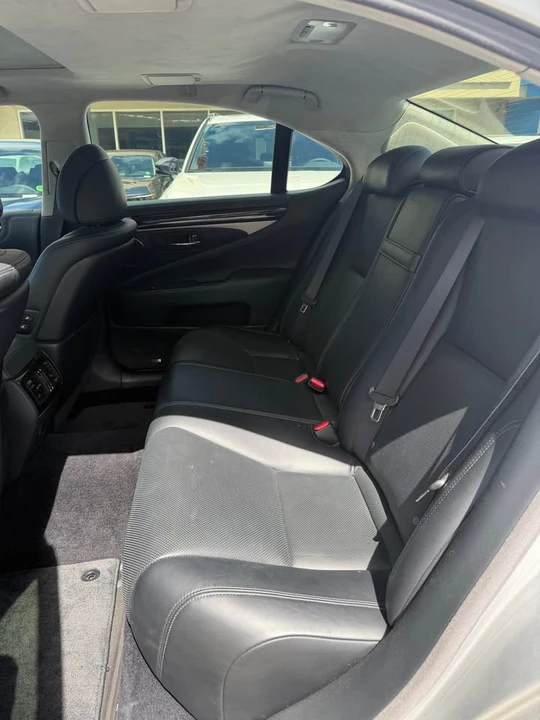 2016 Lexus LS 4th Gen - Image 7 of 11