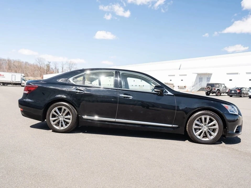 2016 Lexus LS 4th Gen - Image 7 of 20