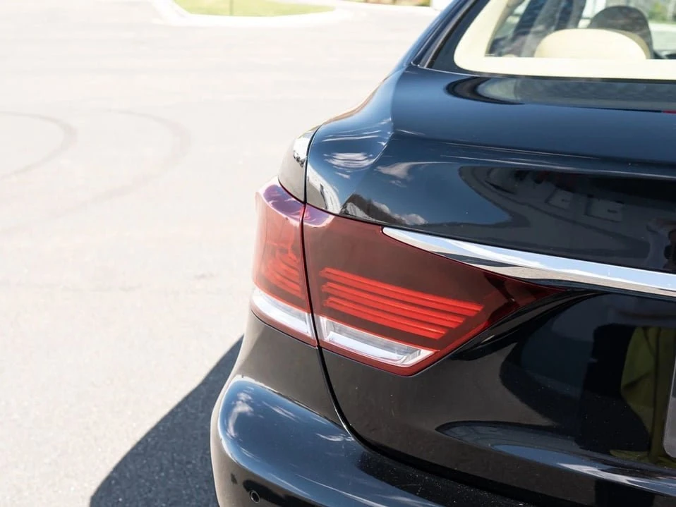 2016 Lexus LS 4th Gen - Image 14 of 20