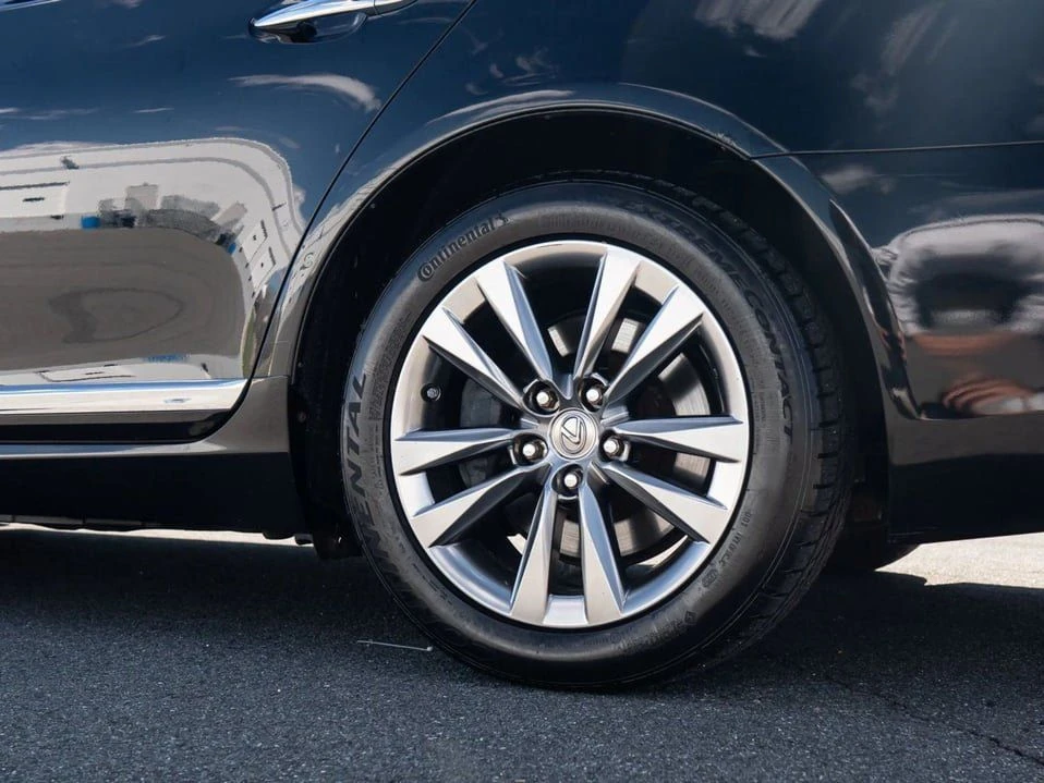 2016 Lexus LS 4th Gen - Image 16 of 20