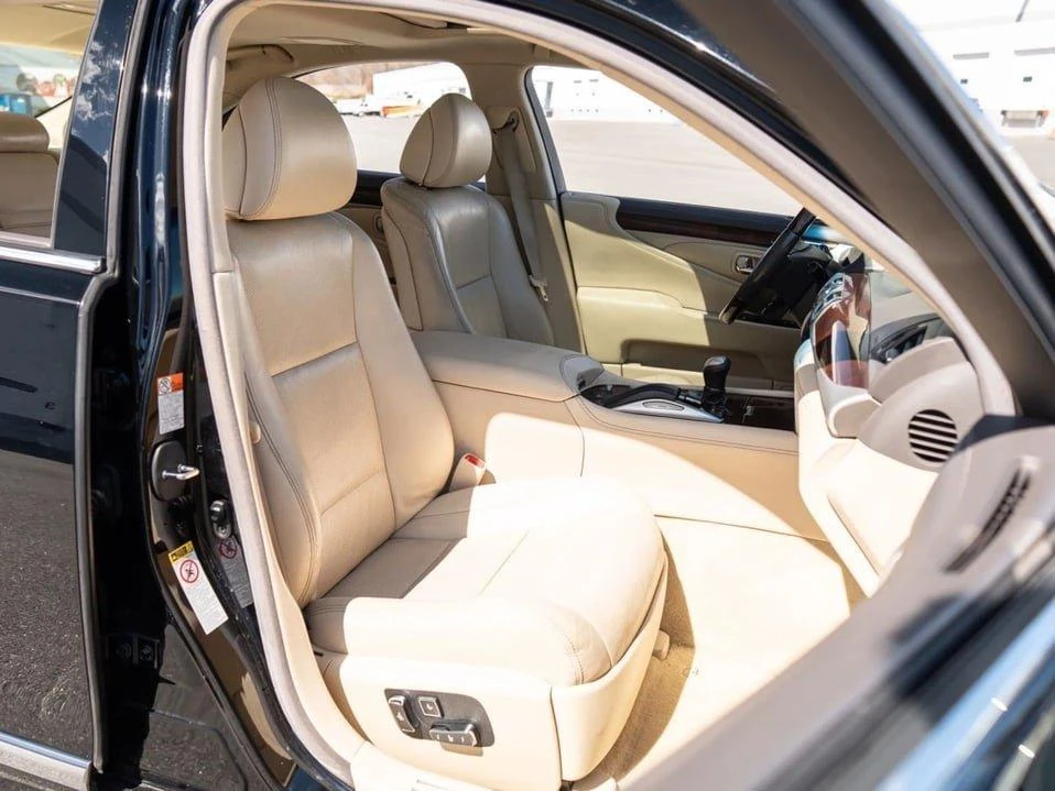 2016 Lexus LS 4th Gen - Image 20 of 20