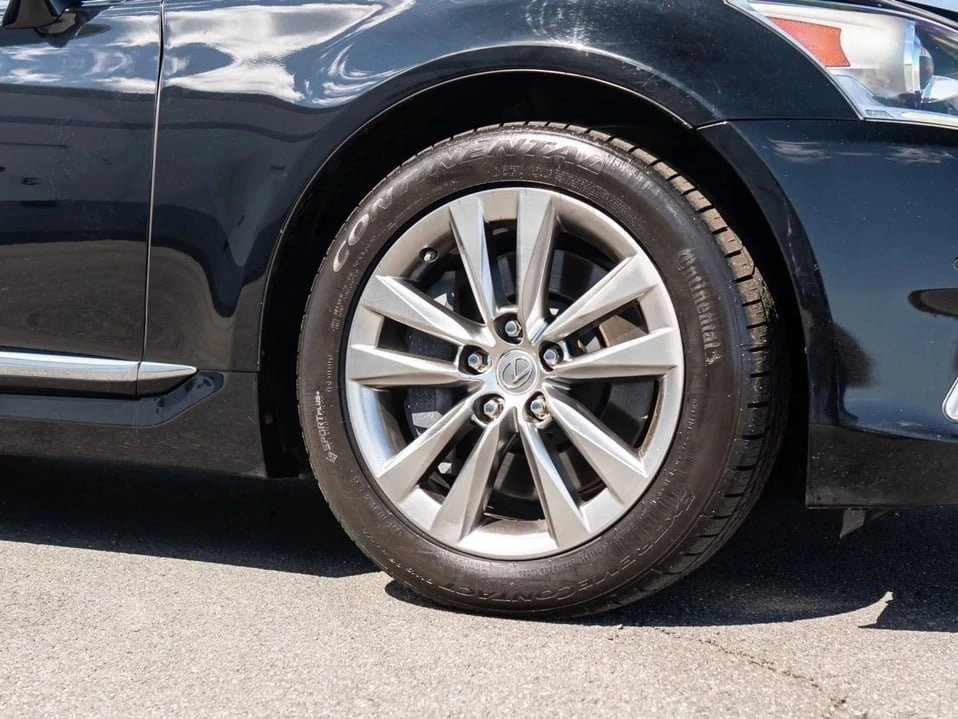 2016 Lexus LS 4th Gen - Image 18 of 20