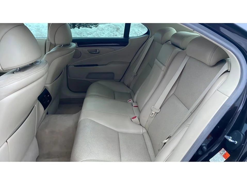2016 Lexus LS 4th Gen - Image 13 of 20