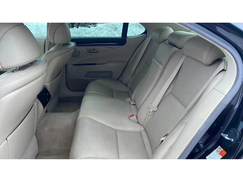 2016 Lexus LS 4th Gen - Image 13 of 20