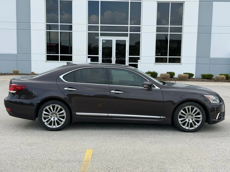 2016 Lexus LS 4th Gen - Image 19 of 20