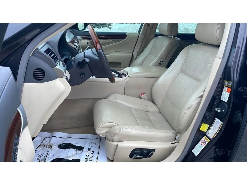 2016 Lexus LS 4th Gen - Image 11 of 20