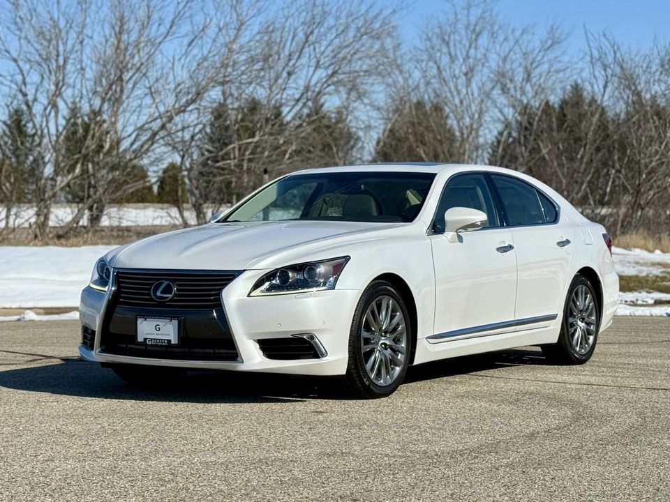 2016 Lexus LS 4th Gen - Image 7 of 31