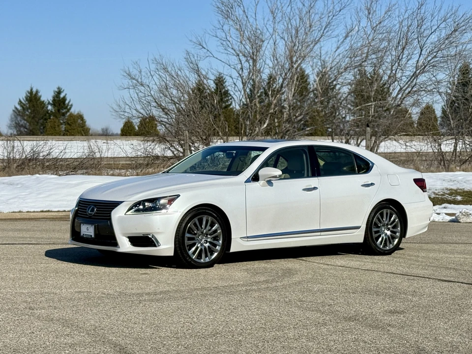2016 Lexus LS 4th Gen - Image 2 of 31