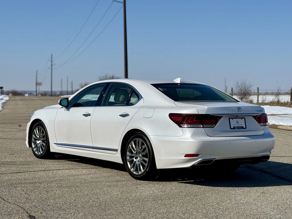 2016 Lexus LS 4th Gen - Image 18 of 31