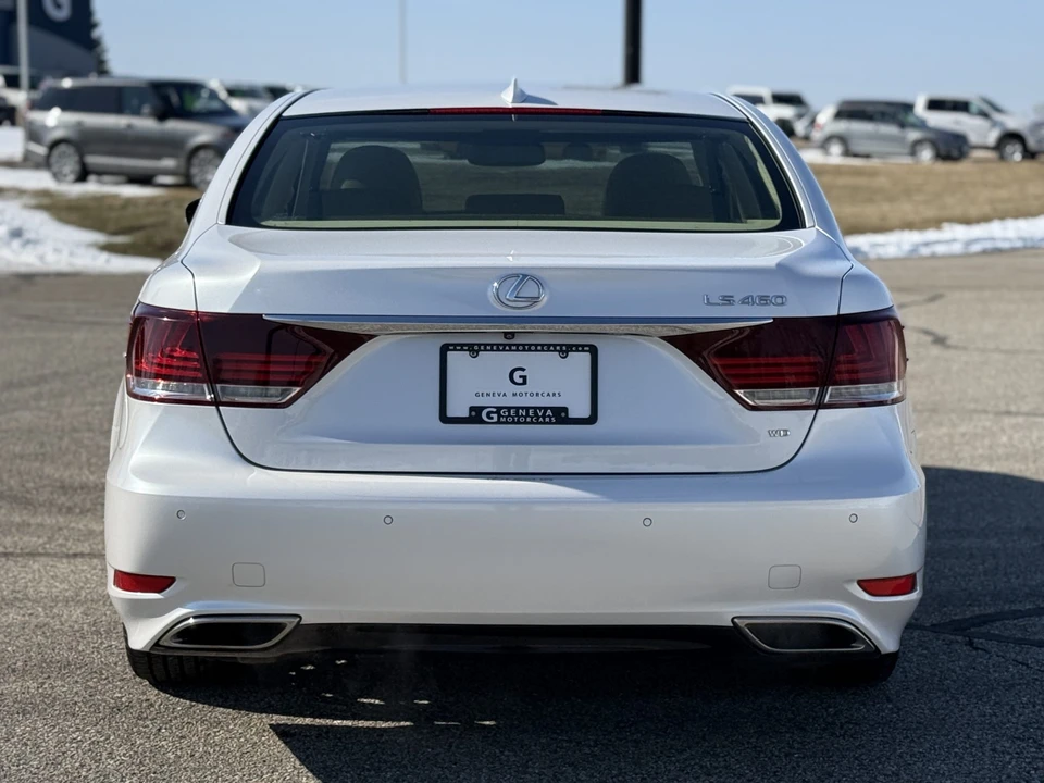 2016 Lexus LS 4th Gen - Image 16 of 31