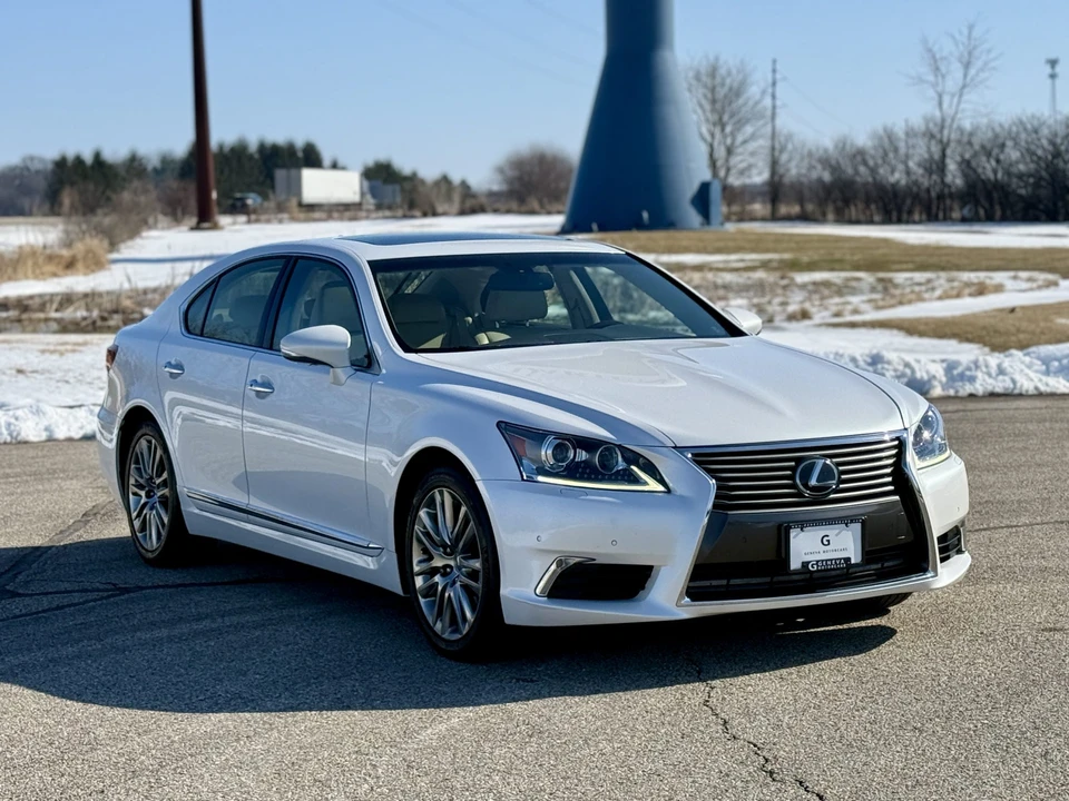 2016 Lexus LS 4th Gen - Image 9 of 31
