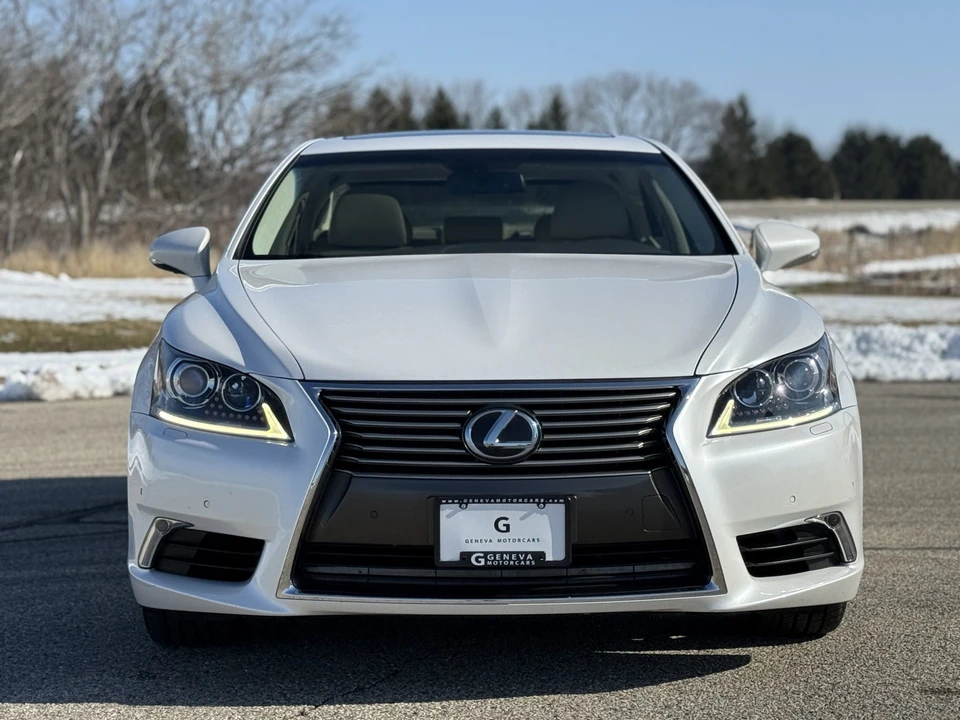 2016 Lexus LS 4th Gen - Image 20 of 31