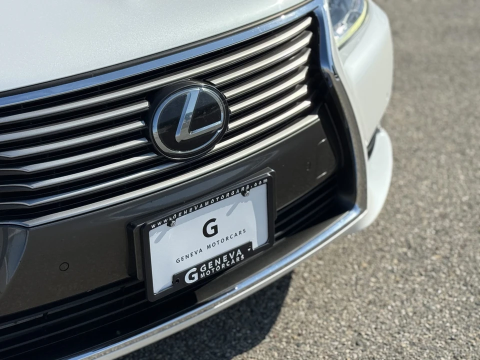 2016 Lexus LS 4th Gen - Image 26 of 31