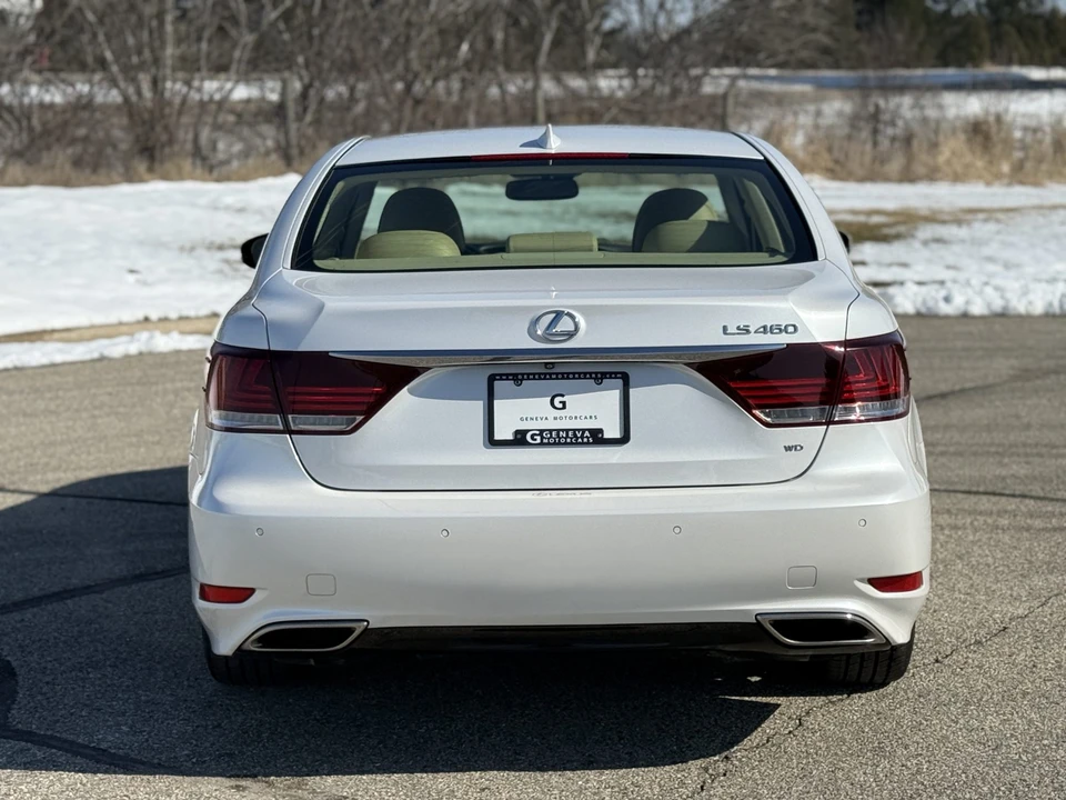 2016 Lexus LS 4th Gen - Image 15 of 31