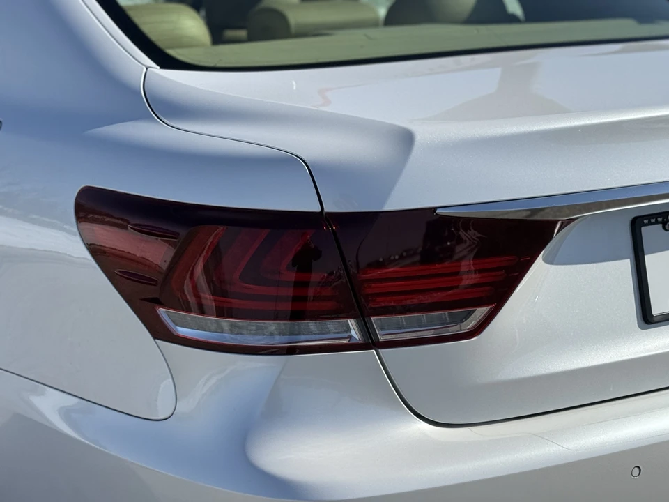 2016 Lexus LS 4th Gen - Image 29 of 31