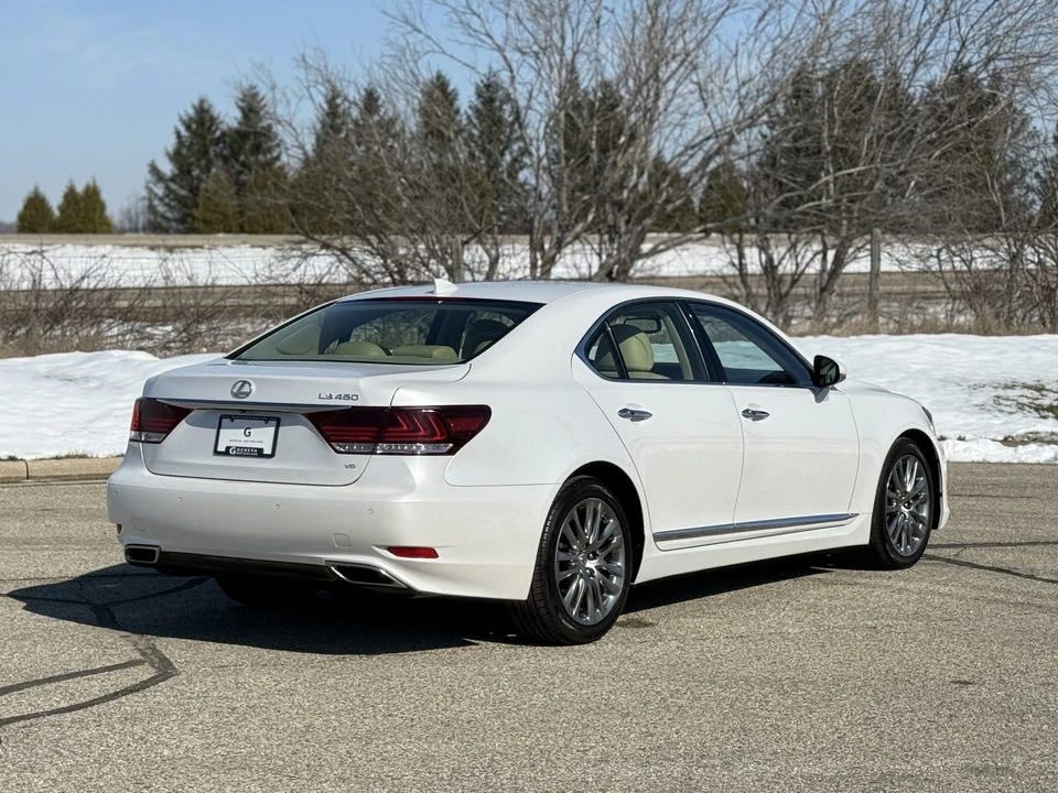 2016 Lexus LS 4th Gen - Image 13 of 31