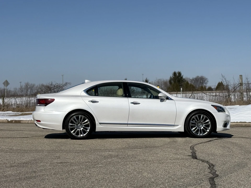 2016 Lexus LS 4th Gen - Image 11 of 31