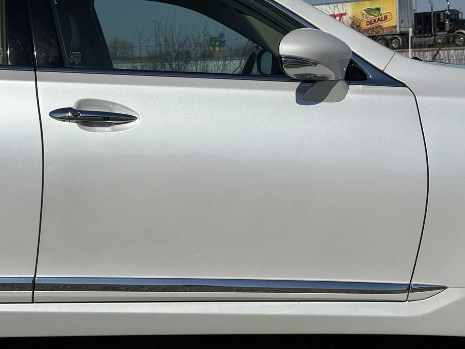 2016 Lexus LS 4th Gen - Image 31 of 31