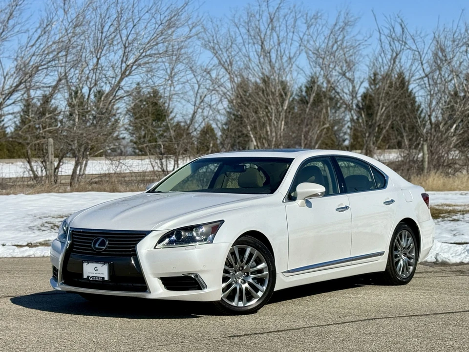 2016 Lexus LS 4th Gen - Image 5 of 31