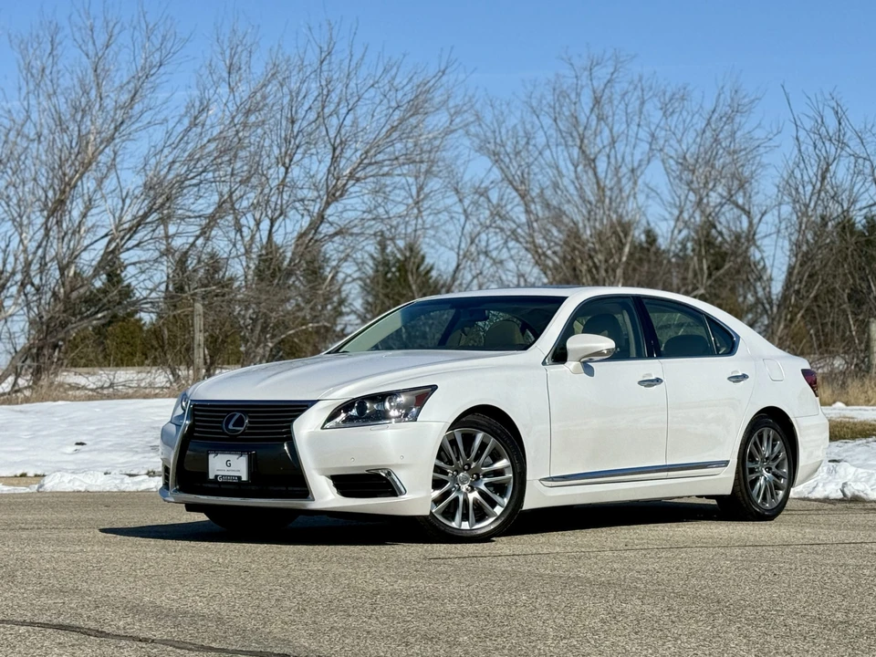 2016 Lexus LS 4th Gen - Image 4 of 31