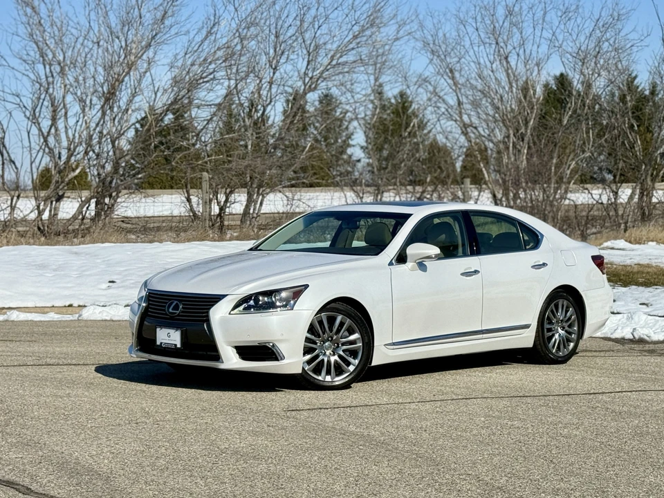 2016 Lexus LS 4th Gen - Image 3 of 31