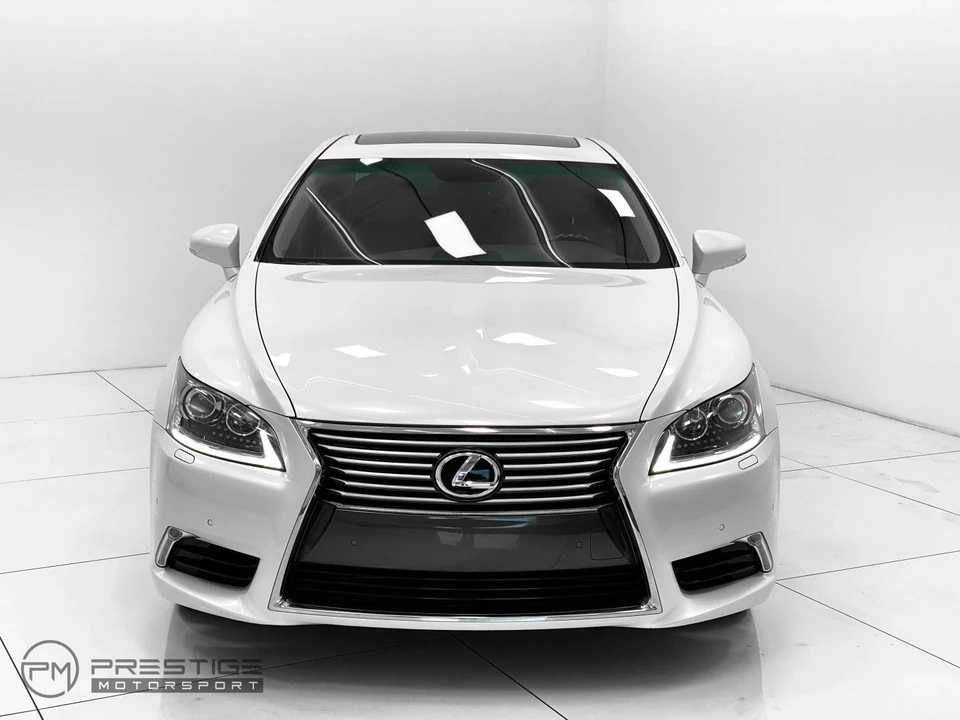 2016 Lexus LS 4th Gen - Image 2 of 31