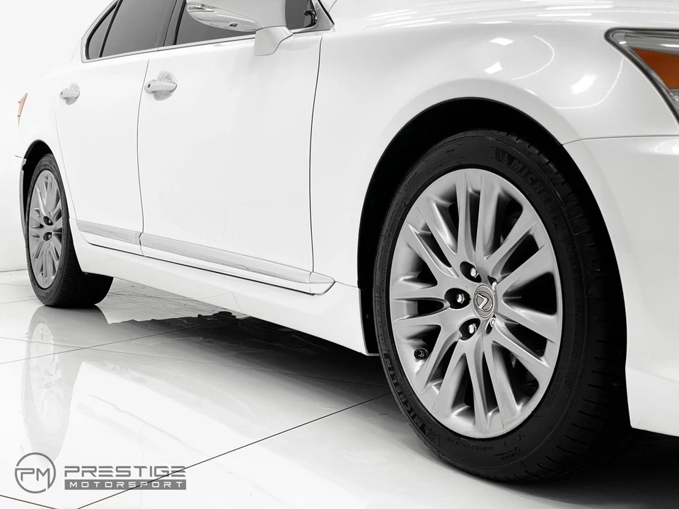 2016 Lexus LS 4th Gen - Image 13 of 31