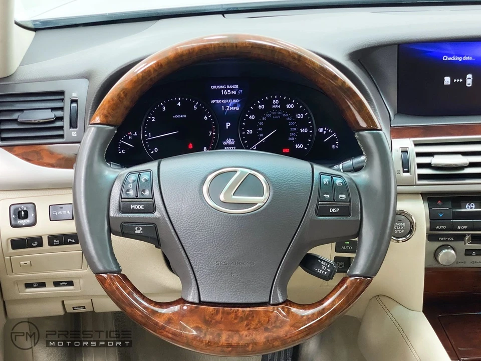 2016 Lexus LS 4th Gen - Image 21 of 31